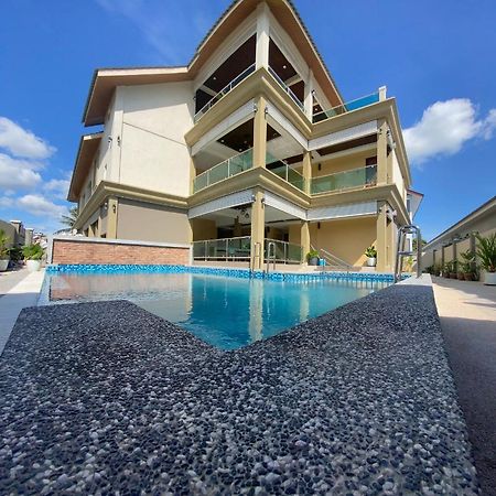 Grand Village Inn Pantai Cenang  Dış mekan fotoğraf