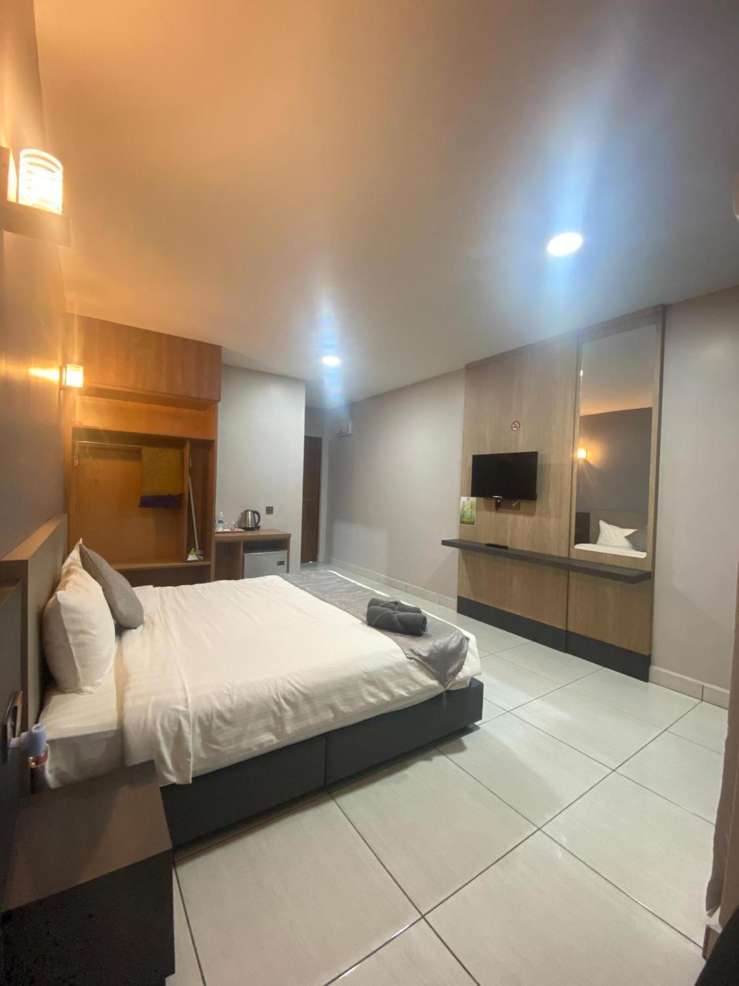 Grand Village Inn Pantai Cenang  Dış mekan fotoğraf