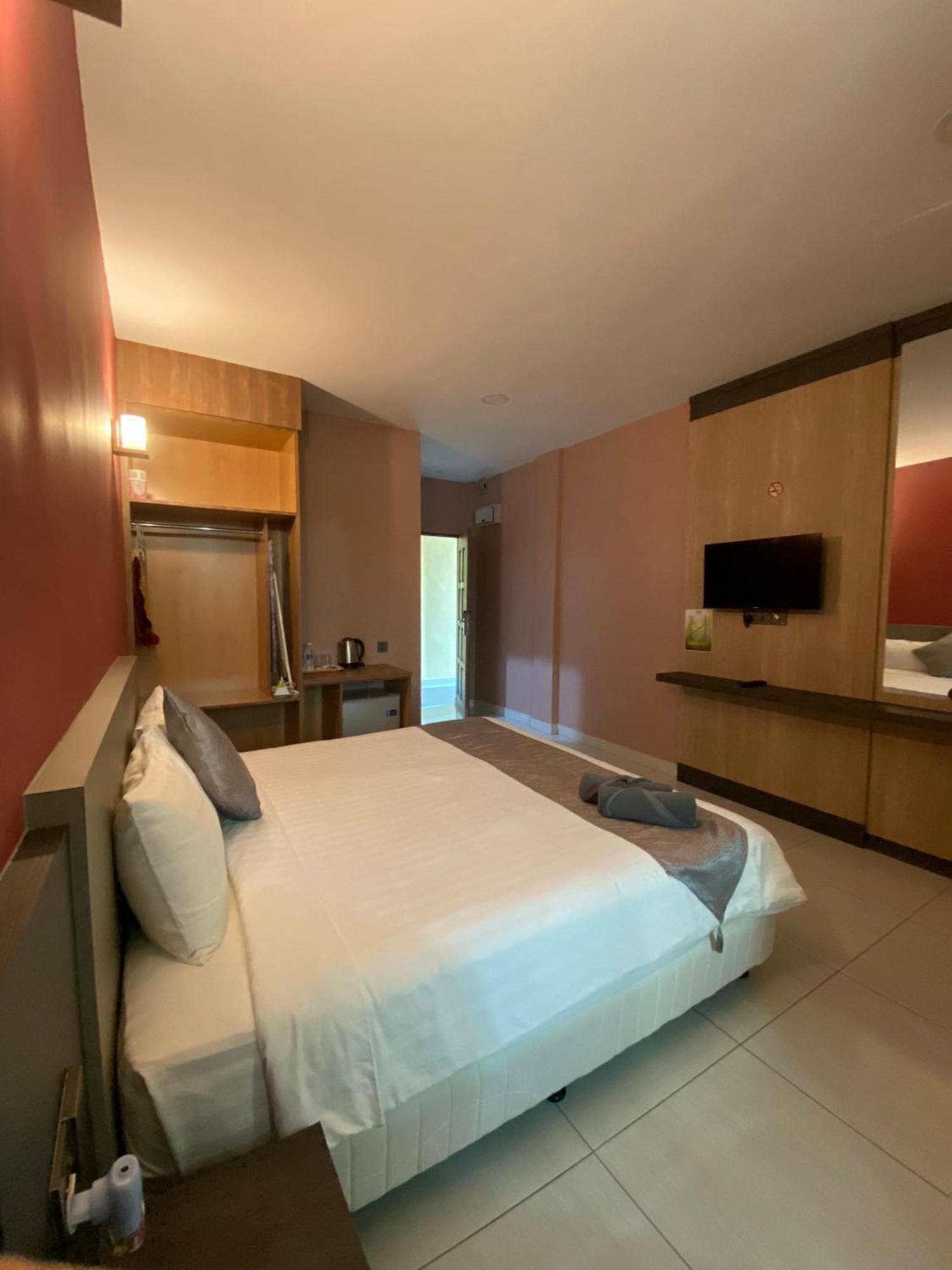 Grand Village Inn Pantai Cenang  Dış mekan fotoğraf