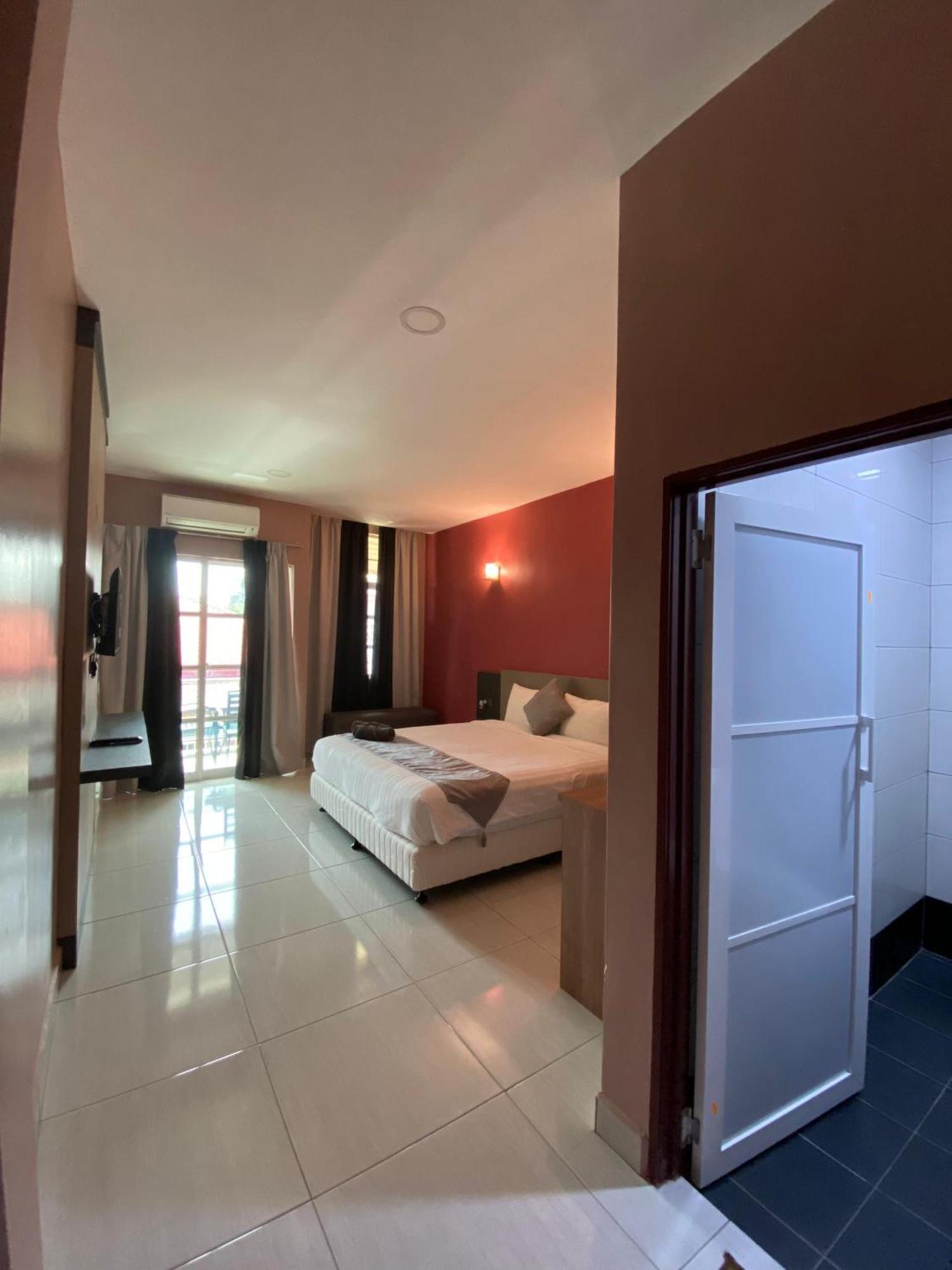 Grand Village Inn Pantai Cenang  Dış mekan fotoğraf