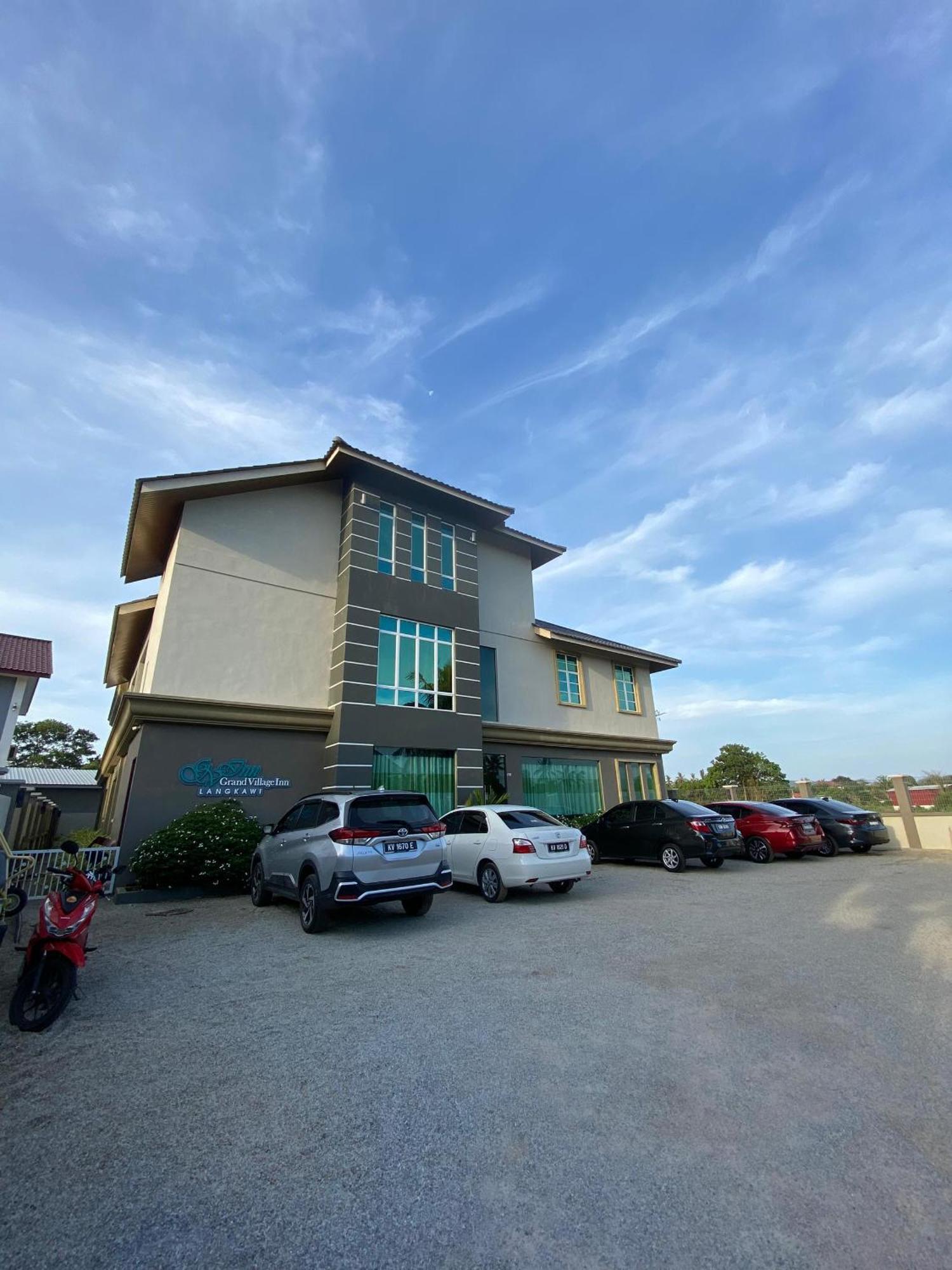 Grand Village Inn Pantai Cenang  Dış mekan fotoğraf